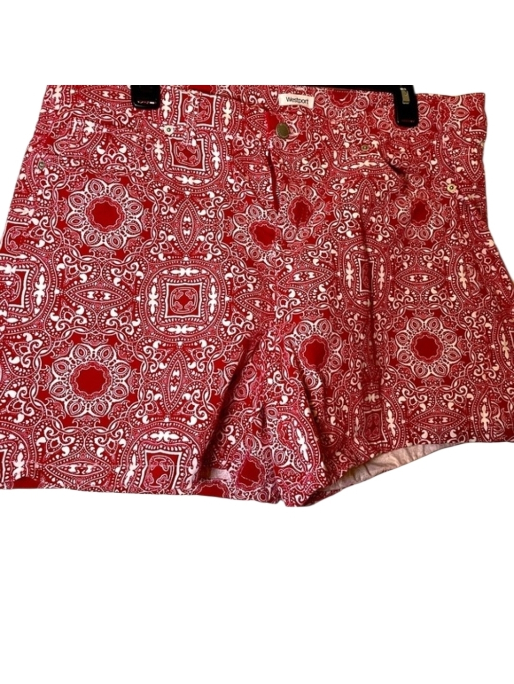 Westport Womans Shorts Red & White Paisleyish Print Sz 12- 5 Pocket Style Cotton
